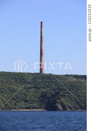 船上から見る佐賀関精錬所の第二大煙突 116252816