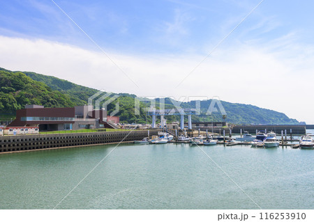 うららかな青空に映える道の駅海岸から観える景色 (宇土市下網田町)「宇土マリーナおこしき館」 うららかな青空に映える道の駅海岸から観える景色 (宇土市下網田町)「宇土マリーナおこしき館」 116253910