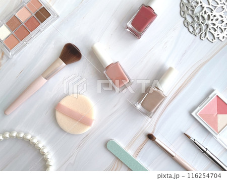おしゃれなメイク道具 116254704