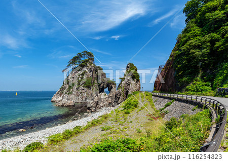 【岩手県久慈市小袖海岸】つりがね洞には夫婦の強いきずなを物語る言い伝えがある。 【岩手県久慈市小袖海岸】つりがね洞には夫婦の強いきずなを物語る言い伝えがある。 116254823