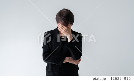 シニア女性 喪服 ポートレート シニア女性 喪服 ポートレート 116254916
