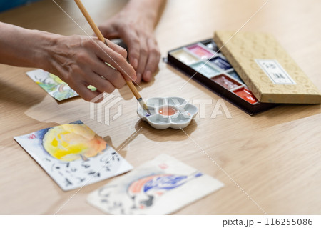 シニア女性　葉書　絵手紙 116255086