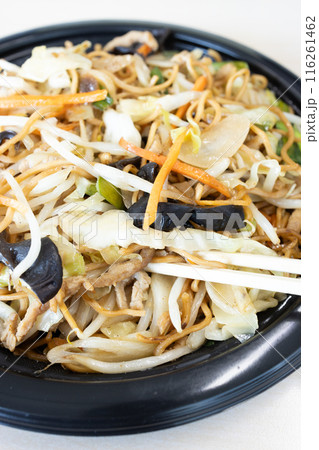 おいしい中華料理のソースやきそば 116261462