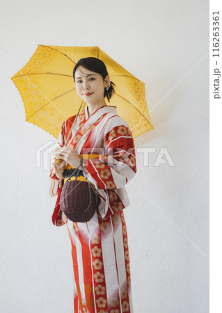 浴衣の女性　日傘 116263361
