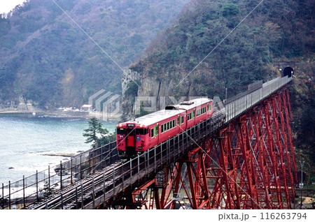 2006年　旧余部橋梁を渡るキハ47系普通列車2両 116263794