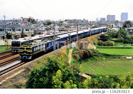 2006年　東海道本線を走るEF81104ブルートレイン日本海4号 116263823