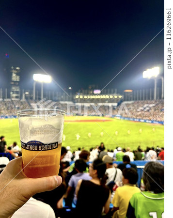 夏のプロ野球とキンキンに冷えた生ビール 116269661