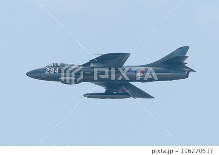 飛行するオランダ空軍ハンターF6A戦闘機 飛行するオランダ空軍ハンターF6A戦闘機 116270517