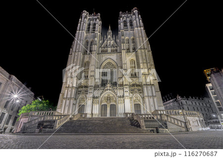 ベルギー ブリュッセル サンミッシェル大聖堂 ライトアップ ベルギー ブリュッセル サンミッシェル大聖堂 ライトアップ 116270687