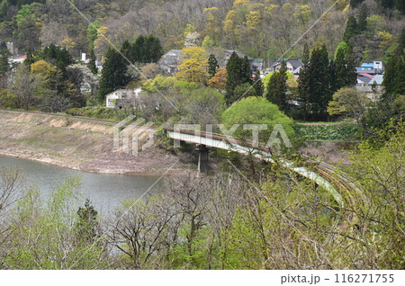 春の湯田 北上線の鉄橋 116271755