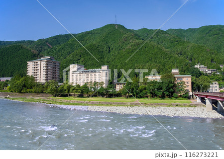 【下呂温泉】いで湯大橋（下呂大橋）と飛騨川沿いのホテル 116273221