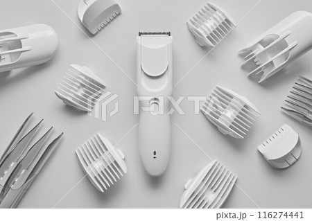 白いバリカンとアタッチメント 116274441