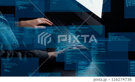 暗い部屋でパソコンを使う女性とプログラミングイメージ 暗い部屋でパソコンを使う女性とプログラミングイメージ 116274736