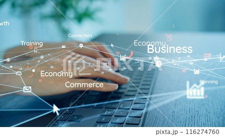 パソコンを使う女性とネットワークイメージ 116274760