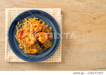 shrimps fried rice with herbs and spices 116277347