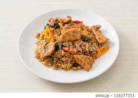 pork fried rice with herbs 116277351