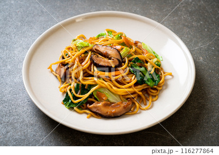 yakisoba noodles stir-fried with vegetable in asian style - vegan and vegetarian food yakisoba noodles stir-fried with vegetable in asian style - vegan and vegetarian food 116277864