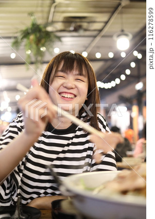 20s Asian woman 116278599