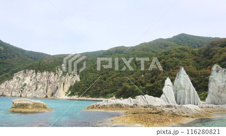青森県、下北半島西岸に位置する下北郡佐井村にある天然記念物「秘境 仏ヶ浦」 青森県、下北半島西岸に位置する下北郡佐井村にある天然記念物「秘境 仏ヶ浦」 116280821