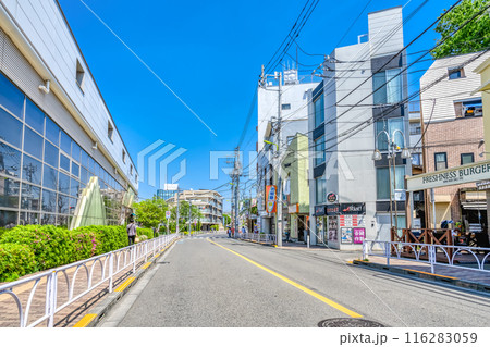 東京都世田谷区の都市風景　千歳船橋駅 116283059