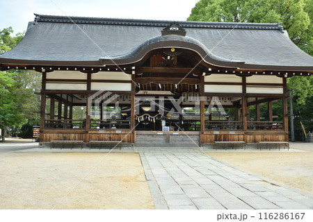 藤森神社　拝殿と本殿 116286167