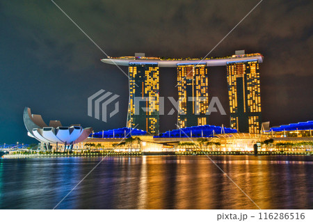 マリーナベイサンズの美しい夜景 マリーナベイサンズの美しい夜景 116286516