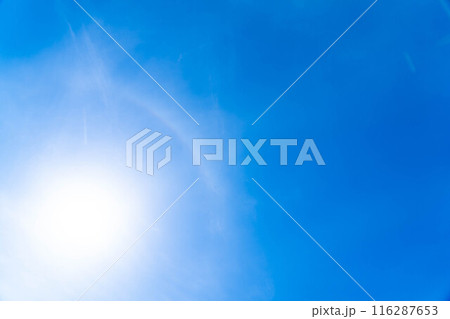 【空素材】初夏の薄雲広がる青空【長野県】 116287653