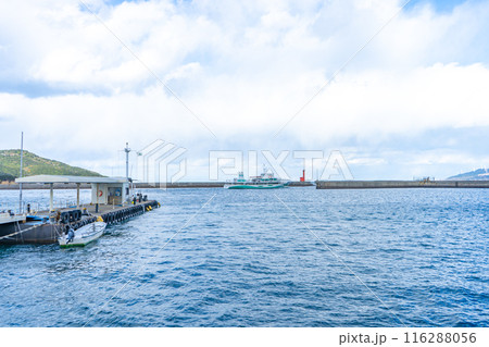 鳴門海峡の渦潮を見る観光船乗り場 116288056