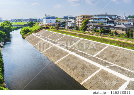 二子玉川・多摩川に建設された堤防 水害対策 防災【東京都・世田谷区】 二子玉川・多摩川に建設された堤防 水害対策 防災【東京都・世田谷区】 116288811