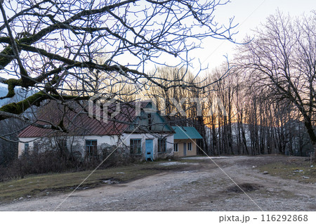 Old house in the village. 116292868