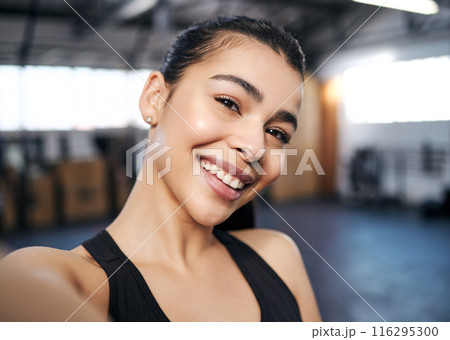 Girl, portrait and influencer in workout selfie for health, exercise for break on social media. Vlogger, smiling and training with blog post for sports video, face and content creation for fitness Girl, portrait and influencer in workout selfie for health, exercise for break on social media. Vlogger, smiling and training with blog post for sports video, face and content creation for fitness 116295300
