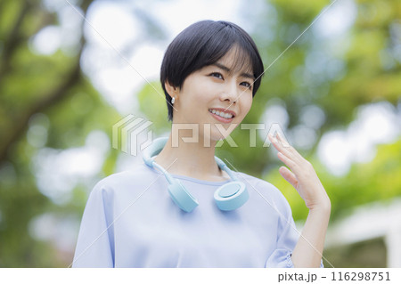 暑さ対策 ネックファン 116298751