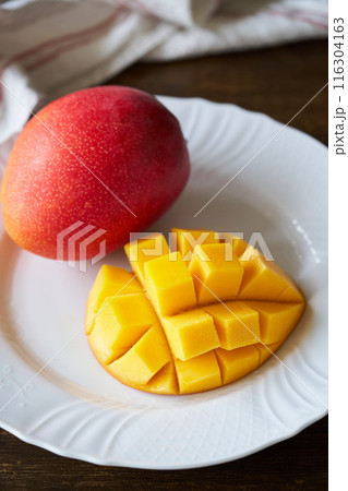 沖縄県産マンゴー 116304163