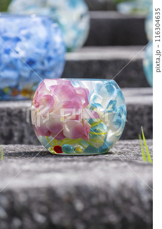 壷阪寺あじさいモニュメント　紫陽花ガラスボール 116304635