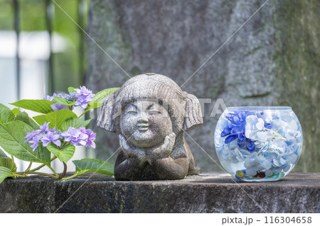 壷阪寺あじさいモニュメント　紫陽花ガラスボール 116304658