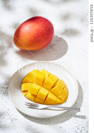 沖縄県産マンゴー 116305658