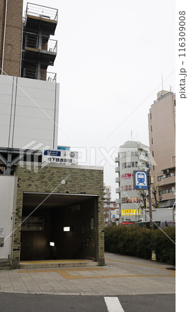 東京メトロ有楽町線、副都心線の地下鉄赤塚駅4番出入口 116309008