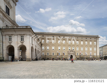 Residenzplatz in Salzburg, Austria Residenzplatz in Salzburg, Austria 116313121