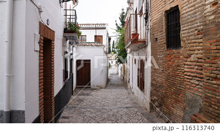 アルバイシン 居住地区の狭い路地【スペイン/グラナダ】 アルバイシン 居住地区の狭い路地【スペイン/グラナダ】 116313740