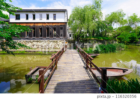 八幡堀沿いの瓦ミュージアム（滋賀県近江八幡市） 116320356