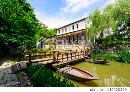 八幡堀沿いの瓦ミュージアム(滋賀県近江八幡市) 八幡堀沿いの瓦ミュージアム(滋賀県近江八幡市) 116320359