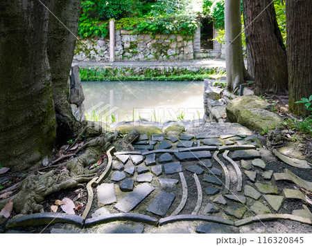 八幡堀沿いの瓦ミュージアム(滋賀県近江八幡市) 八幡堀沿いの瓦ミュージアム(滋賀県近江八幡市) 116320845