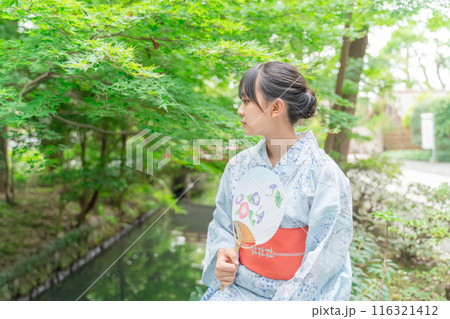 浴衣の女性 浴衣の女性 116321412