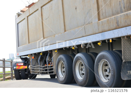 スクラップ運搬車　イメージ 116321576