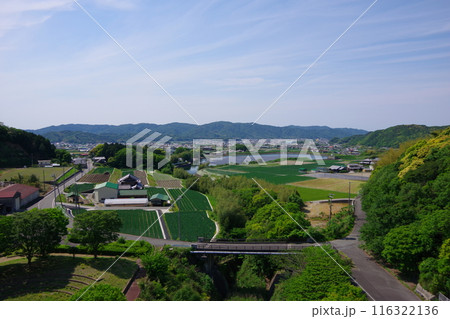 兵庫県淡路島　大日ダムから阿万・賀集方面を望む 116322136