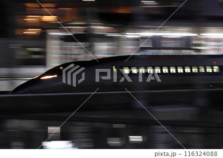 深夜の山陽新幹線500系 116324088