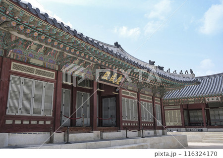 韓国の宮殿の屋根に見られる装飾物 116324170