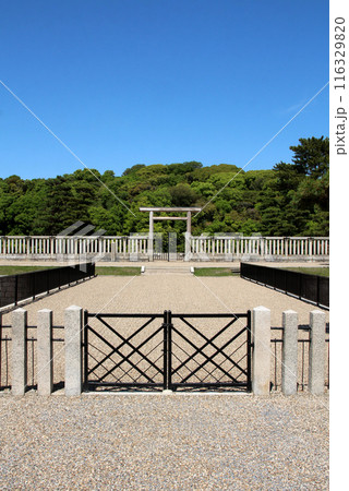 世界文化遺産百舌鳥古市古墳群の仁徳天皇陵 116329820