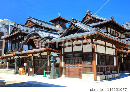 【愛媛県】リニューアルした道後温泉本館 【愛媛県】リニューアルした道後温泉本館 116331077