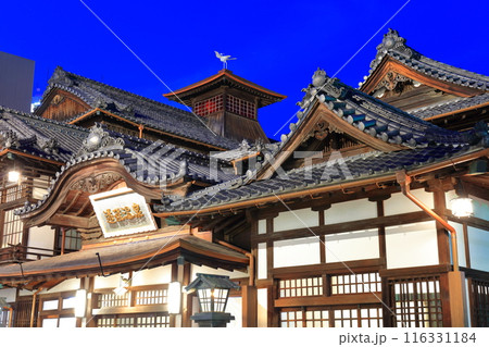 【愛媛県】リニューアルした道後温泉本館の夜景 116331184